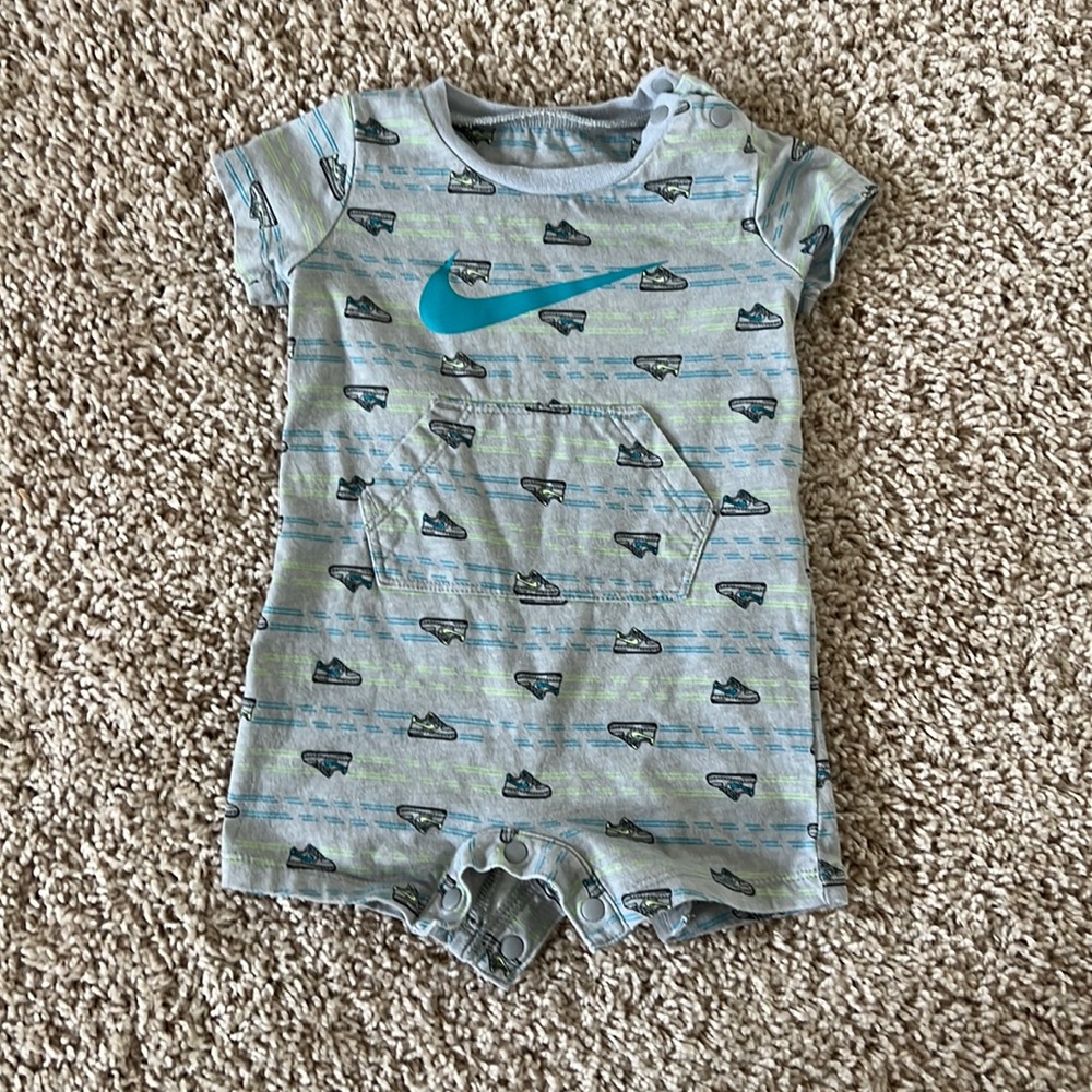 Nike baby bodysuit with shoe details, 3m
